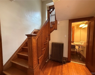 936 Lancaster Avenue - Photo Thumbnail 8
