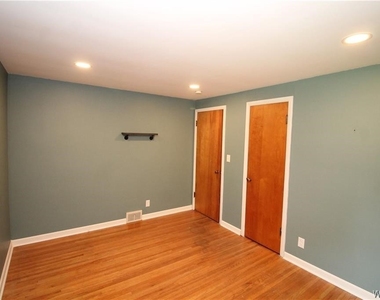 8709 Nottingham - Photo Thumbnail 22