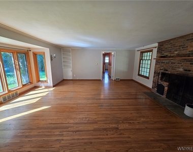 8401 Ericson Drive - Photo Thumbnail 2