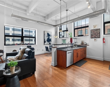 210 Ellicott Street - Photo Thumbnail 18