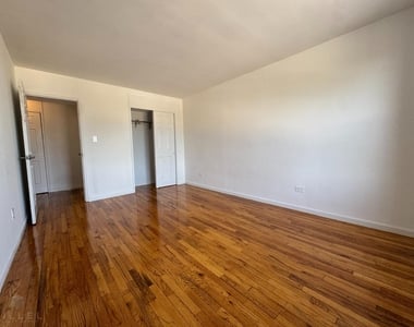 Parsons Blvd - Photo Thumbnail 5