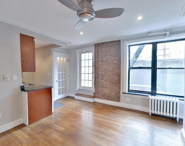 Mott St - Photo Thumbnail 1