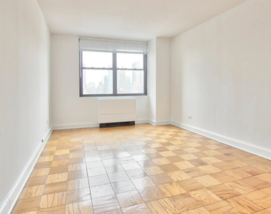 East 27th Street - Photo Thumbnail 2