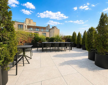 193 Greenpoint Avenue - Photo Thumbnail 11