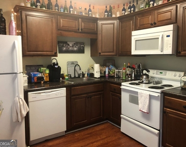 935 Baxter Street - Photo Thumbnail 2