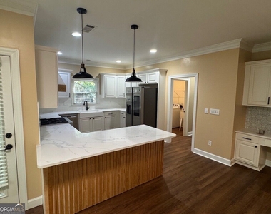 3314 Collier Point - Photo Thumbnail 5