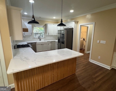 3314 Collier Point - Photo Thumbnail 4