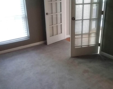 4111 Pine Heights Drive Ne - Photo Thumbnail 8