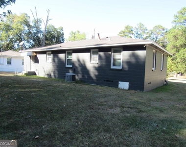 1616 Mathis Circle - Photo Thumbnail 5