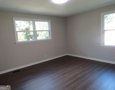 1616 Mathis Circle - Photo Thumbnail 22