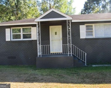 1616 Mathis Circle - Photo Thumbnail 1