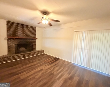 197 Cooper Lake Road Se - Photo Thumbnail 5