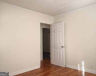 281 W Lakeview Drive - Photo Thumbnail 16