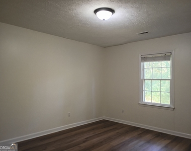 281 W Lakeview Drive - Photo Thumbnail 25