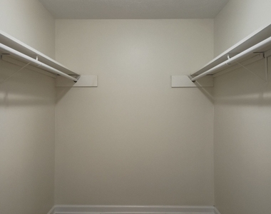 281 W Lakeview Drive - Photo Thumbnail 22