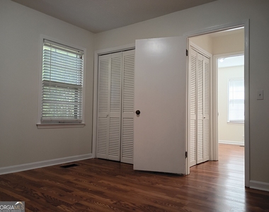 281 W Lakeview Drive - Photo Thumbnail 7