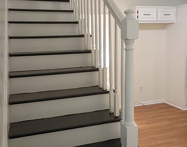 281 W Lakeview Drive - Photo Thumbnail 18