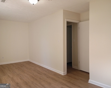 281 W Lakeview Drive - Photo Thumbnail 26
