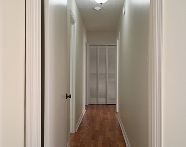281 W Lakeview Drive - Photo Thumbnail 19