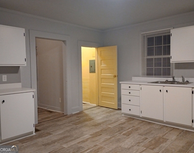 914 Greenville Street - Photo Thumbnail 13