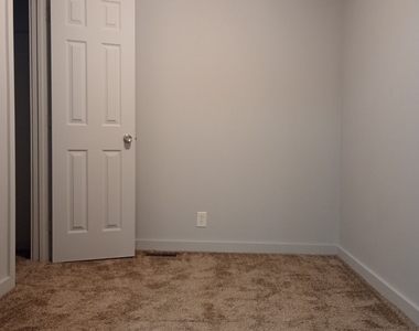 914 Greenville Street - Photo Thumbnail 2