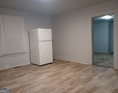 914 Greenville Street - Photo Thumbnail 10