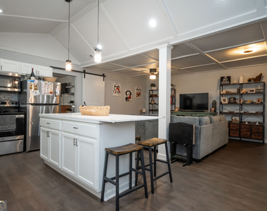 120 Hillside Street - Photo Thumbnail 6
