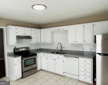 859 Park Place - Photo Thumbnail 5