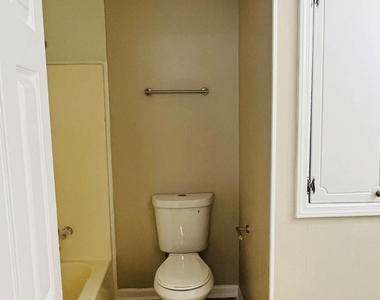 859 Park Place - Photo Thumbnail 14