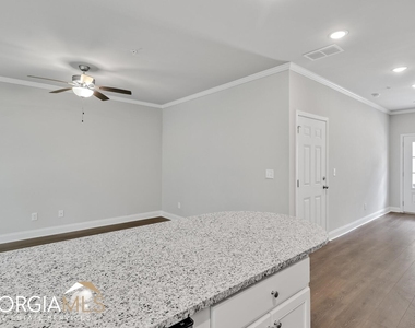 15 Sprayberry Road - Photo Thumbnail 3