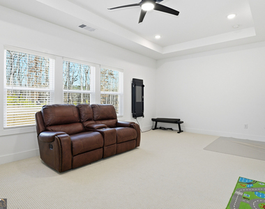 415 Oakleigh Avenue - Photo Thumbnail 46