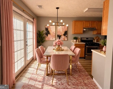 310 Lakeside Circle - Photo Thumbnail 5