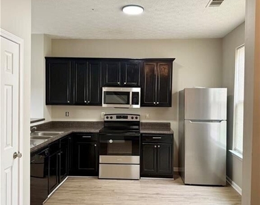 4153 Park Chase Drive - Photo Thumbnail 3