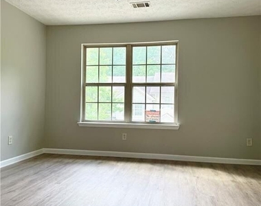 4153 Park Chase Drive - Photo Thumbnail 15