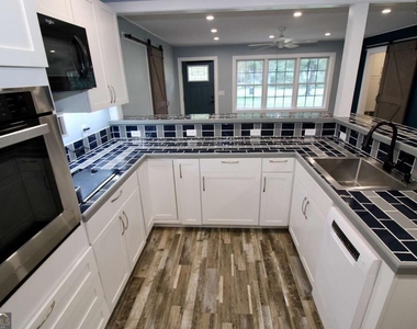 303 Mahan Street - Photo Thumbnail 6