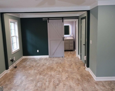 303 Mahan Street - Photo Thumbnail 10