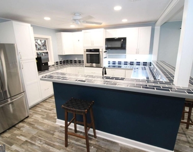 303 Mahan Street - Photo Thumbnail 7