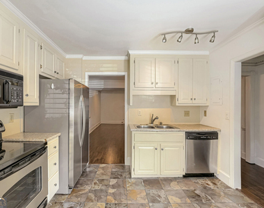 410 Forestgate Court - Photo Thumbnail 5