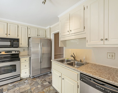 410 Forestgate Court - Photo Thumbnail 4