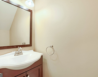 410 Forestgate Court - Photo Thumbnail 9