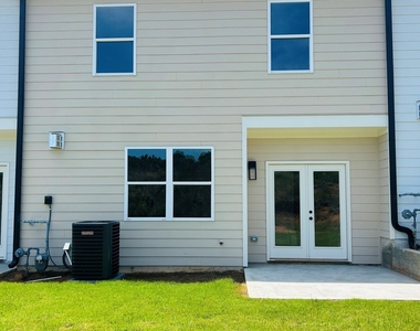 41 Crest Drive - Photo Thumbnail 2