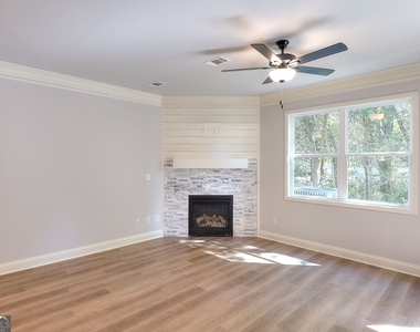 37 Crest Drive - Photo Thumbnail 7