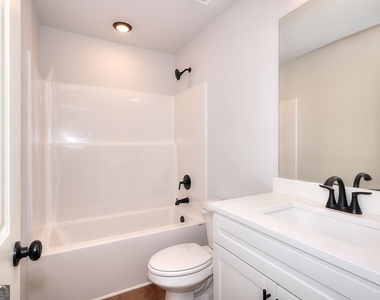 37 Crest Drive - Photo Thumbnail 14
