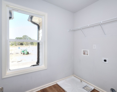 33 Crest Drive - Photo Thumbnail 13