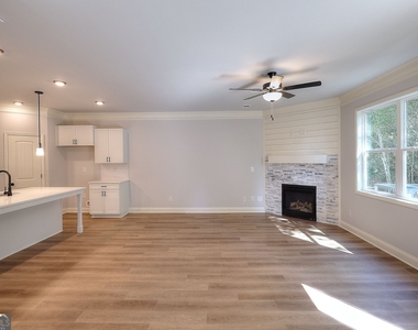 33 Crest Drive - Photo Thumbnail 4
