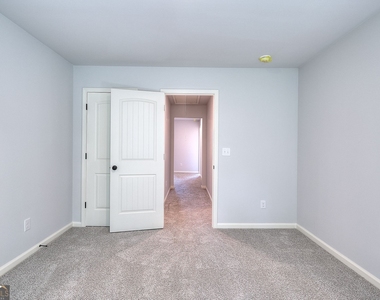 33 Crest Drive - Photo Thumbnail 8
