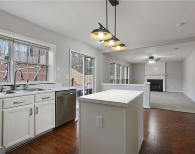 3644 Kentford Lane - Photo Thumbnail 8
