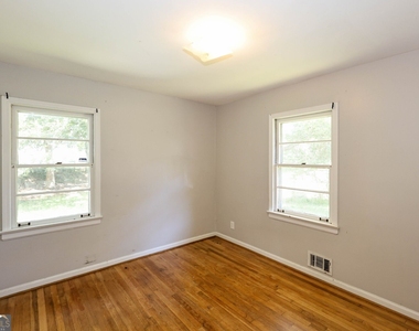 5075 Winters Chapel Road - Photo Thumbnail 13