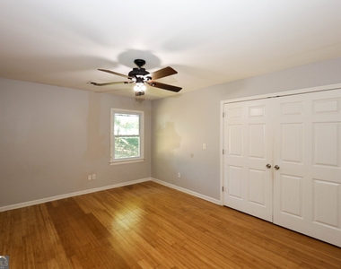 5075 Winters Chapel Road - Photo Thumbnail 12