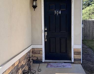 304 Commons Drive - Photo Thumbnail 1
